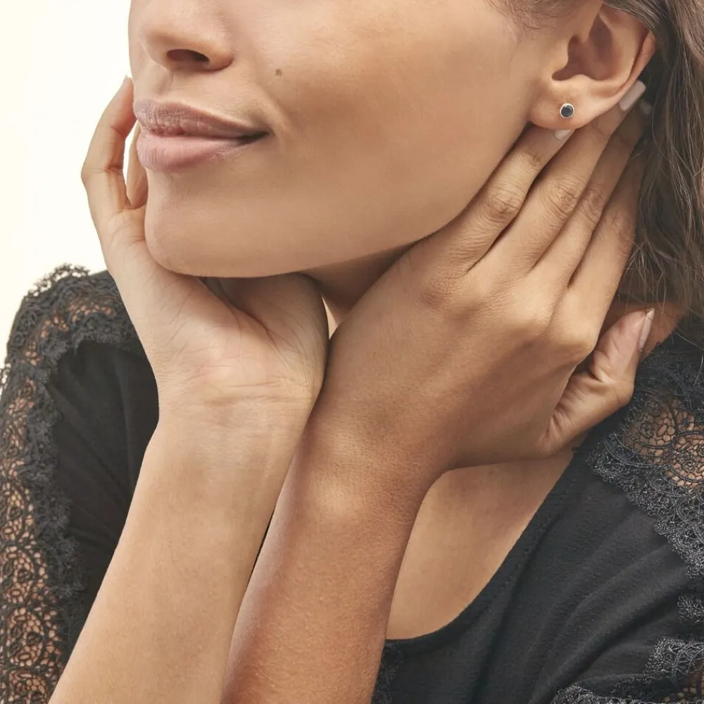 Boucles D'oreilles Puces Edy Serti Clos Or Jaune Saphir|Marc Orian Online